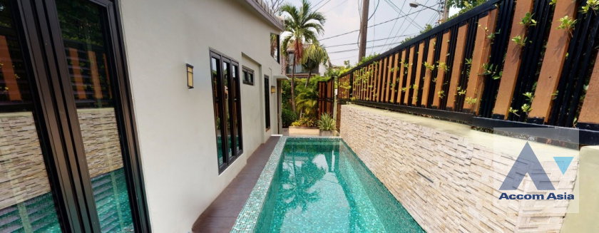 picture 🔼🔽 AccomA 📩 Pet friendly,Private Swimming Pool 2 BR House in Phra Khanong Nuea (AA41845) - 1/4