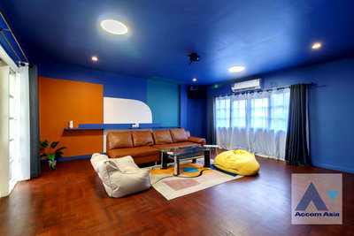 เช่าทาวน์โฮม กรุงเทพมหานคร : 🔼🔽 AccomA 📩  5 BR Townhouse @ (AA15817)