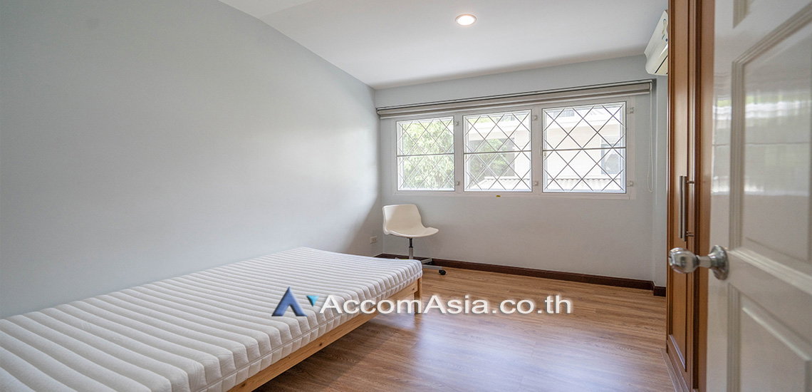 รูป 🔼🔽 AccomA 📩 Common Pool 3 BR House @Ekkamai Cozy House with swimming pool (AA30960) - รูปที่ 14/14