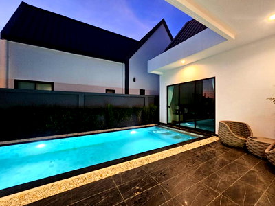 บ้านเดี่ยว ชลบุรี : บ้านเดี่ยวพูลวิลล่าชั้นเดียว  บนทำเลเมืองพัทยา ใกล้ทางด่วนมอเตอร์เวย์  ใกล้โรงเรียนนานาชาติ