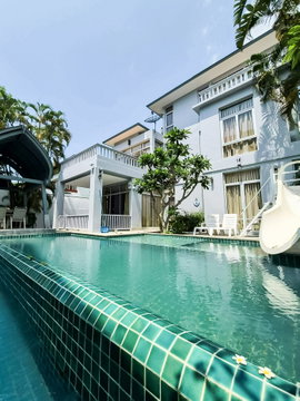 Na Jomtien Pool Villa for Sale 4 Bedroom Near Beach in Pattaya