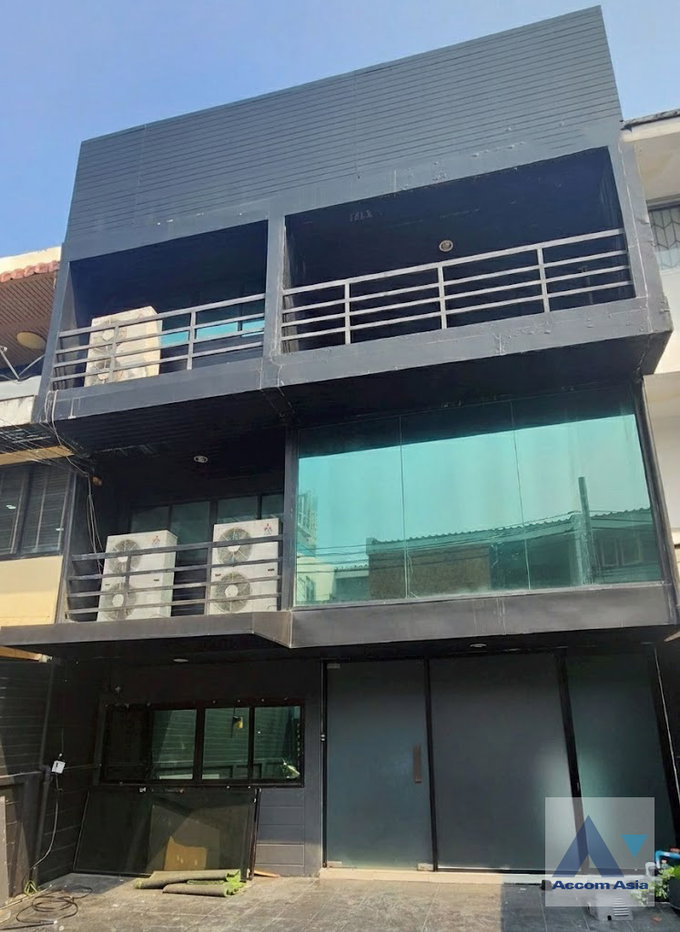 รูป 🔼🔽 AccomA 📩 Home Office,Pet friendly 4 BR Townhouse @Townhouse at Sukhumvit (AA27546) - รูปที่ 1/10