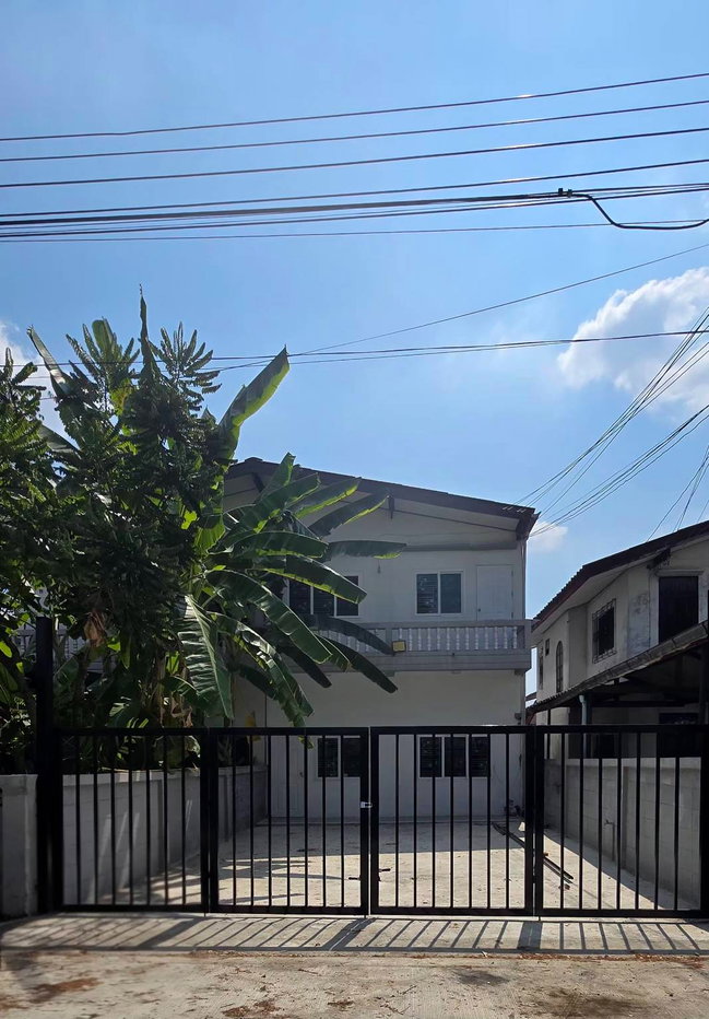 รูป ให้เช่า! ทาวน์โฮมหลังใหญ่ 35 ตร.ว. บรรยากาศดีเงียบสงบ ทำเลทอง ม.เกษตร - ลาดปลาเค้า - รามอินทรา แค่ 5 นาทีถึงสถานีรถไฟฟ้าสายสีชมพู  - รูปที่ 1/12