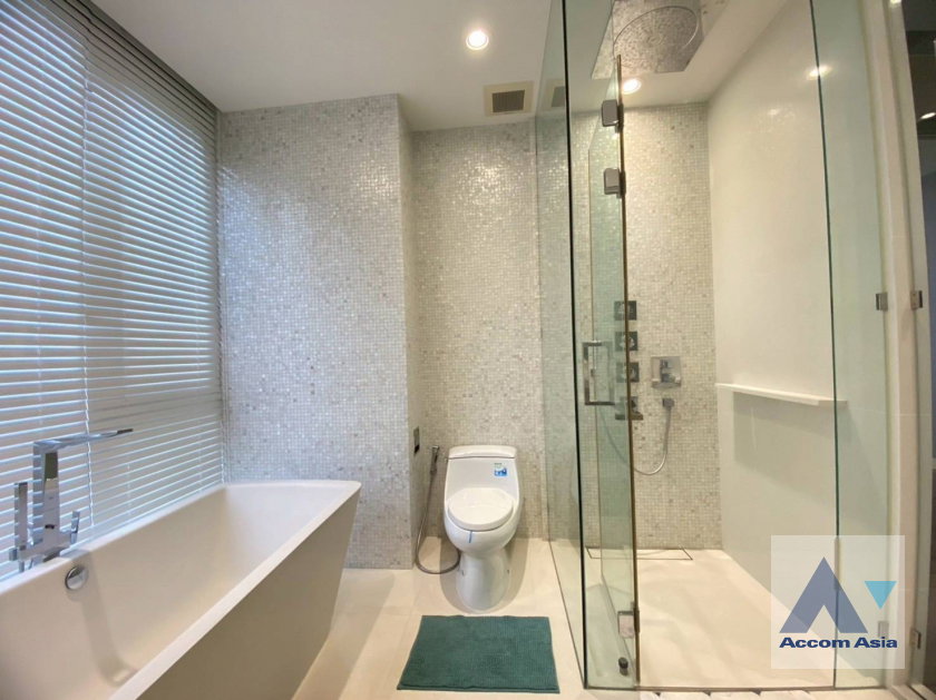 รูป 🔼🔽 AccomA 📩  Elegant condominium with soft interiors and skyline views in Sukhumvit (AA43540) - รูปที่ 18/19