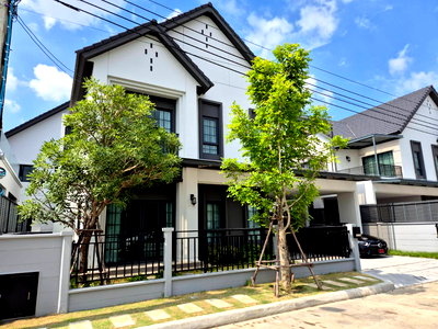 Houses for rent Khu Bon Road : U1420 For rent: 2-story detached house, CENTRO BANGNA, a premium luxury home near Mega Bangna. The house is fully furnished 