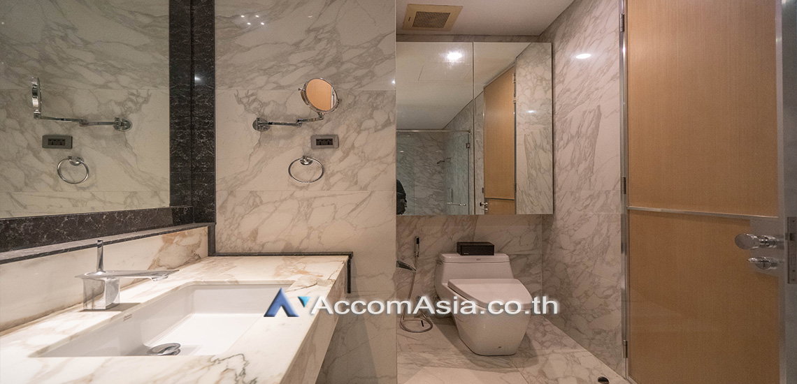 รูป 🔼🔽 AccomA 📩 Duplex Condo,Double High Ceiling 3 BR Condominium @Bright Sukhumvit 24 (AA21909) - รูปที่ 11/13