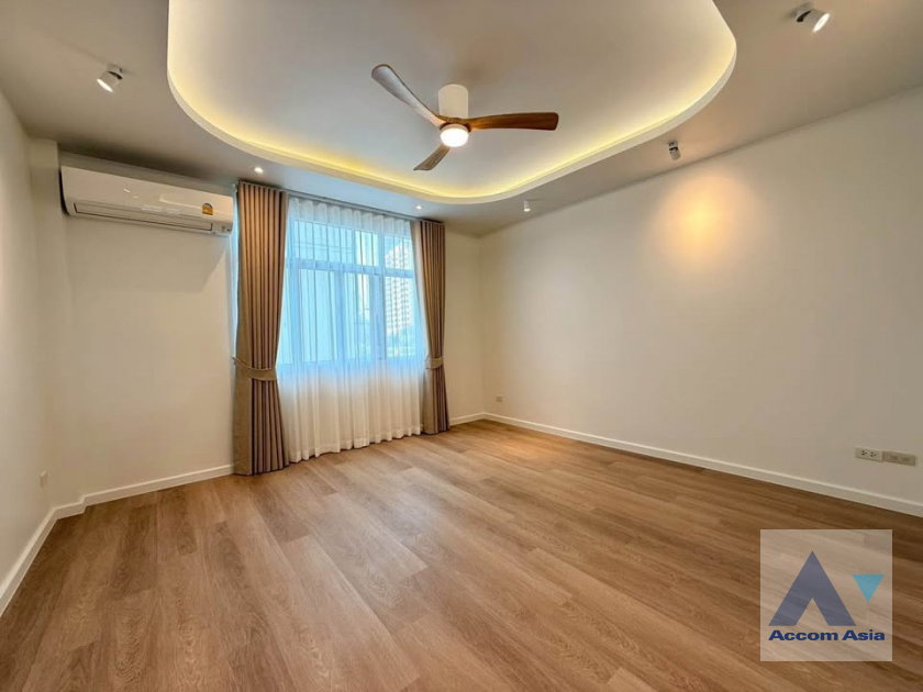 รูป 🔼🔽 AccomA 📩  5 BR Townhouse @ (13000114) - รูปที่ 8/16