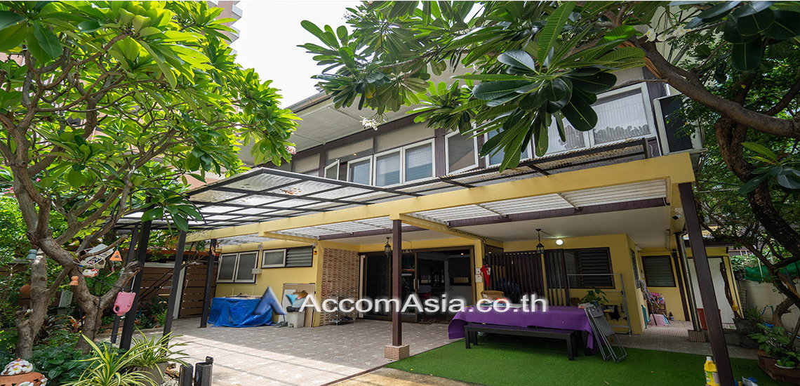 picture 🔼🔽 AccomA 📩 Home Office 3 BR House in Khlong Tan Nuea (AA21780) - 1/18