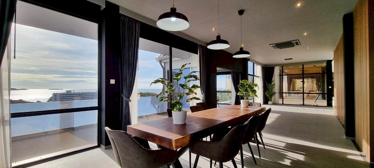 รูป Stunning Penthouse for Sale at Sombat Condoview Pattaya - รูปที่ 6/32