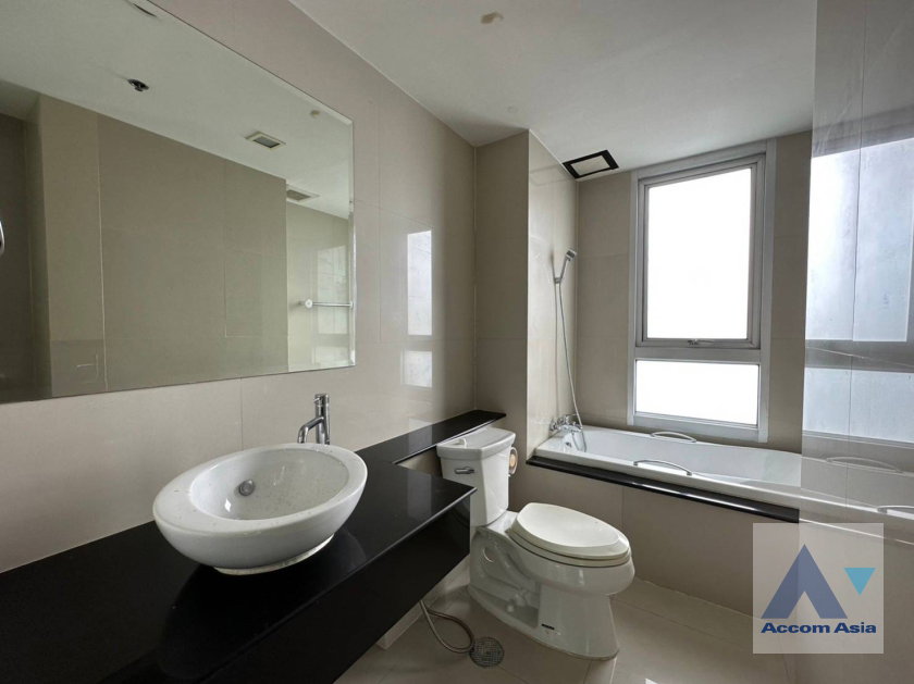 รูป 🔼🔽 AccomA 📩 Minimalist condo with bright interiors and large windows at Nusasiri Grand Condominium (1517644) - รูปที่ 13/15