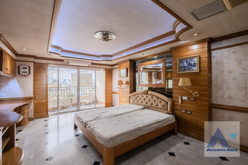 picture 🔼🔽 AccomA 📩 Grand condo with chandelier dining and luxury marble finish (AA40769) - 9/20