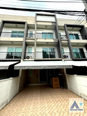 Houses for rent Bangna Commercial College : 🔼🔽 AccomA 📩  3 BR House @Baan Klang Muang Sukhumvit 77-On Nut 17 (AA44635)