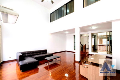 Townhouses for rent Silom and Sathorn Road : 🔼🔽 AccomA 📩  4 BR Townhouse @Yenakart Residence (120058)