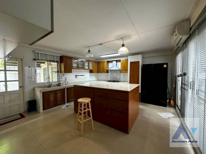 picture 🔼🔽 AccomA 📩 4 BR House @Panya Pattanakarn Village (97322) - 11/20