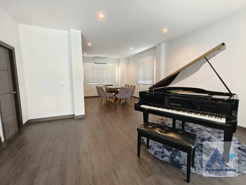 picture 🔼🔽 AccomA 📩 New Modern Home with Private Pool and Spacious Garden (AA35280) - 9/20