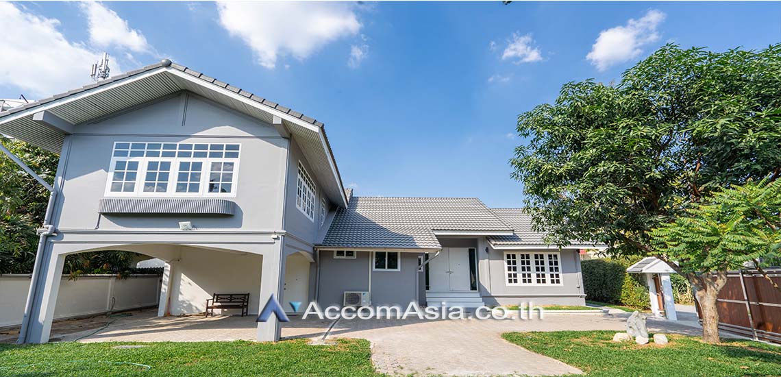 picture 🔼🔽 AccomA 📩 Private Swimming Pool,Garden 4 BR House in Phra Khanong Nuea (AA24957) - 18/19