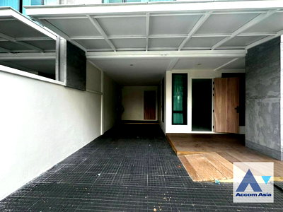 Townhouses for rent Phrom Phong : 🔼🔽 AccomA 📩 Pet friendly 3 BR Townhouse @KLANG Nivas (AA41762)