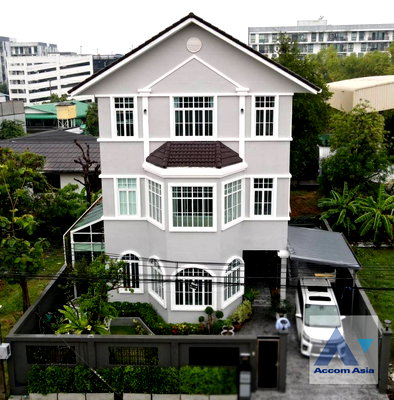 Houses for rent Bangna Commercial College : 🔼🔽 AccomA 📩  4 BR House in Bang Na Tai (AA40241)