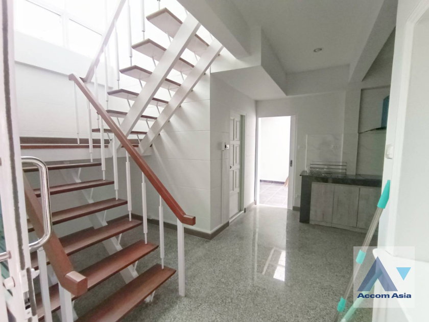 picture 🔼🔽 AccomA 📩 Pet friendly 3 BR House in Khlong Tan Nuea (AA36328) - 9/16