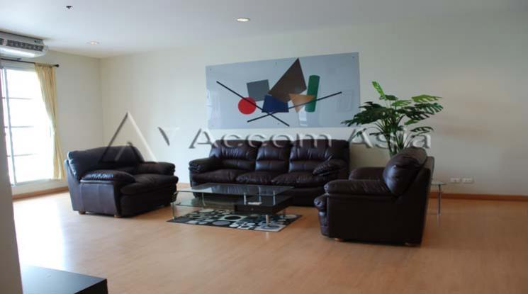 picture 🔼🔽 AccomA 📩 Simple modern condo with natural light and soft neutral tones in Sukhumvit (20537) - 3/9