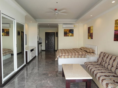 Luxury Studio Condo for Sale in Jomtien Pattaya at View Talay 8