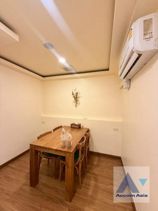 picture 🔼🔽 AccomA 📩  3 BR Townhouse in Khlong Tan Nuea (AA26641) - 8/20