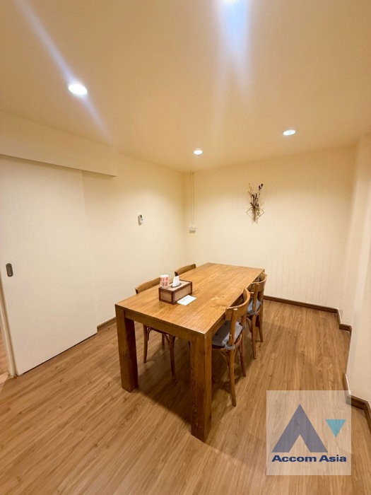 picture 🔼🔽 AccomA 📩  3 BR Townhouse in Khlong Tan Nuea (AA26641) - 10/20