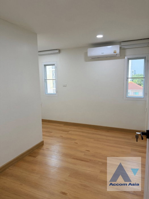 รูป 🔼🔽 AccomA 📩 Home Office 4 BR Townhouse in Yan Nawa (AA45870) - รูปที่ 17/20