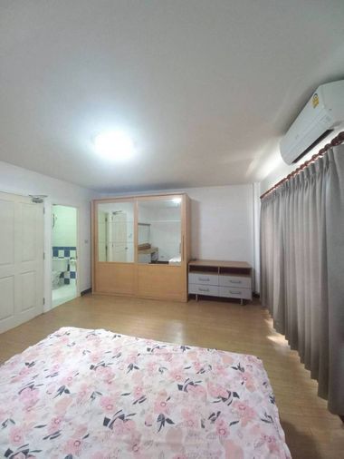 ให้เช่าโฮมออฟฟิศ 3 ห้องนอน 150 ตร.ม. 20 ตร.ว. บ้านกลางเมือง พระราม 9 ซอย 43