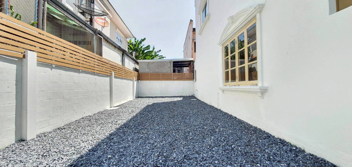 รูป 282AGKI ทาวน์เฮาส์ 2 ชั้น ใกล้รถไฟฟ้า ราคาดี โซนบางบัวทอง บ้านสภาพดี พร้อมเข้าอยู่ - รูปที่ 5/9