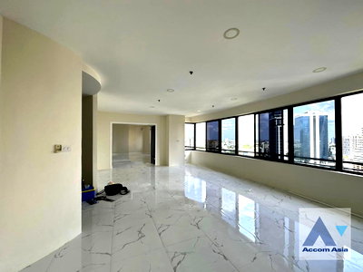Condos for rent : 🔼🔽 AccomA 📩 Pet friendly 4 BR Condominium @Moon Tower (AA35143)