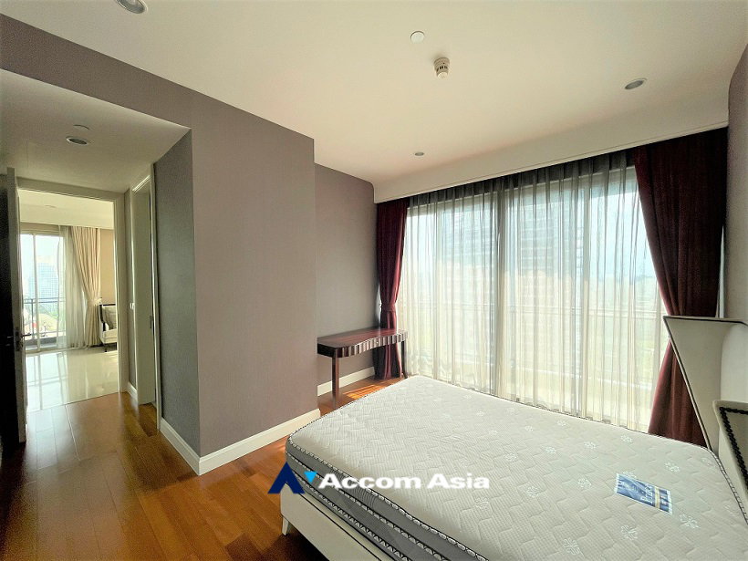 รูป 🔼🔽 AccomA 📩 Luxury condo for sale in Bangkok with a bright open layout and full-height glass windows - รูปที่ 9/17