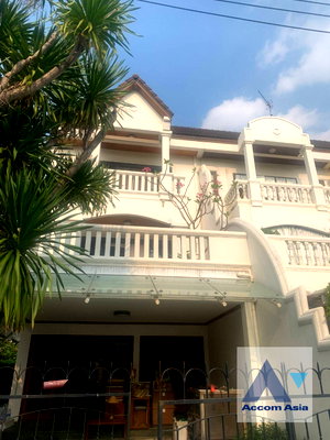 Houses for rent Soi Ekamai (Sukhumvit 63) : 🔼🔽 AccomA 📩  4 BR House in Phra Khanong Nuea (AA43402)