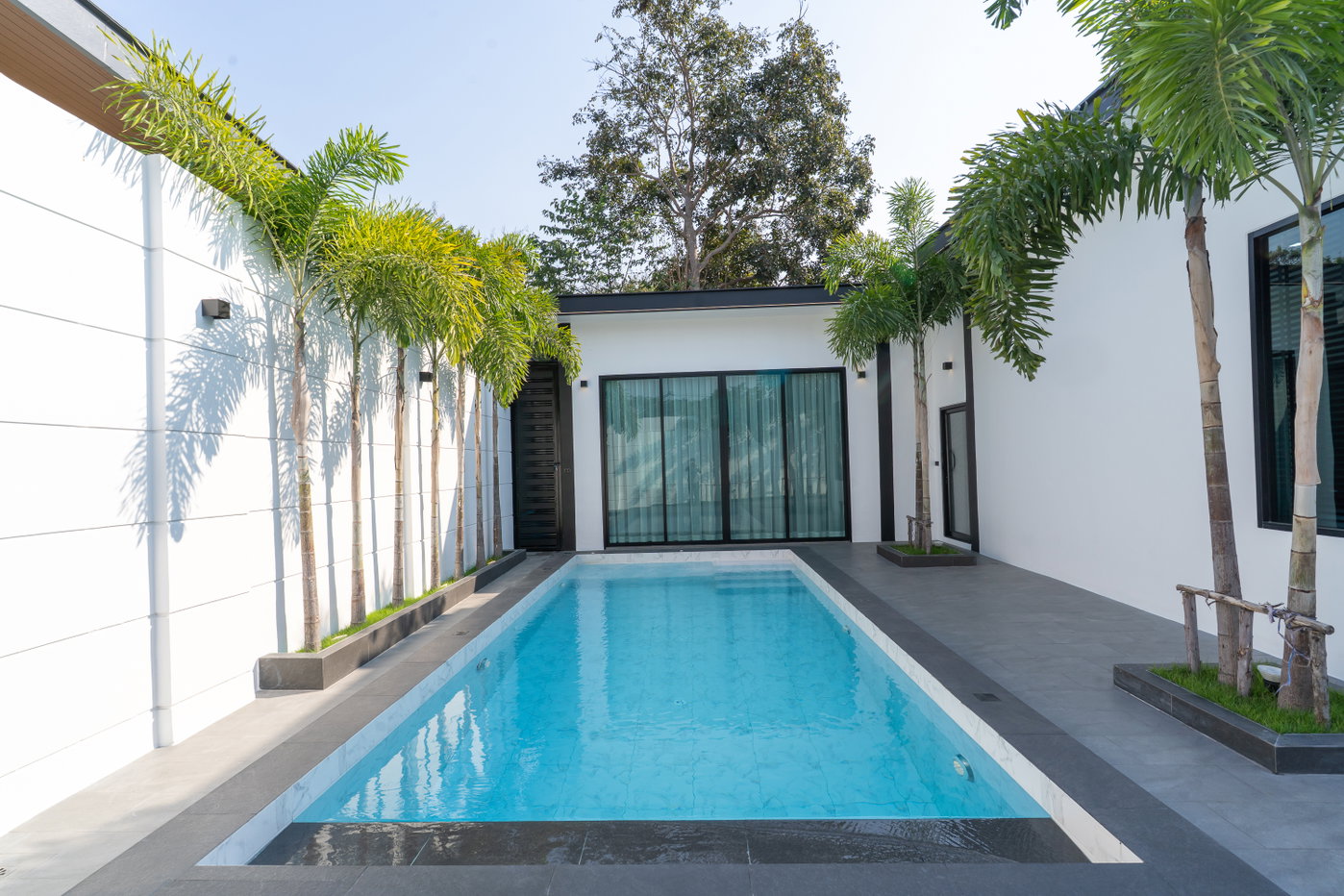รูป Luxury Pool Villa House for Sale in East Pattaya - รูปที่ 2/16