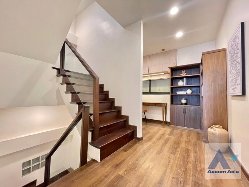 รูป 🔼🔽 AccomA 📩 Pet friendly 3 BR Townhouse in Si Lom (AA38225) - รูปที่ 16/19
