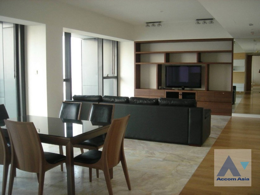 picture 🔼🔽 AccomA 📩 Warm-tone condo in Sathorn with city view and built-in functionality (1512001) - 1/7