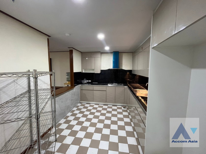 picture 🔼🔽 AccomA 📩  3 BR Condominium @The Concord (AA25944) - 4/15