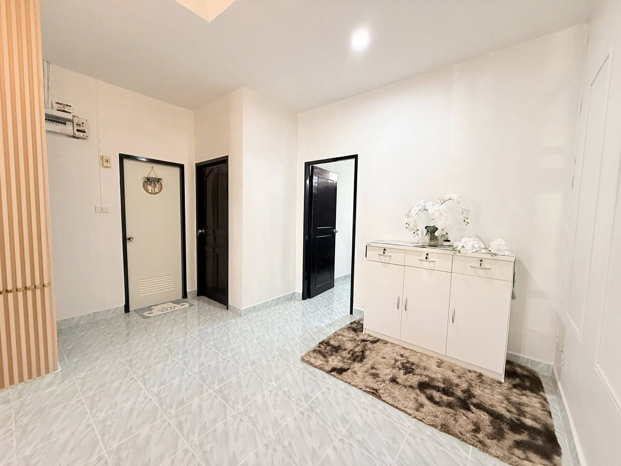 รูป East Pattaya Townhome for Sale 2 Bedroom Corner Unit - รูปที่ 10/14