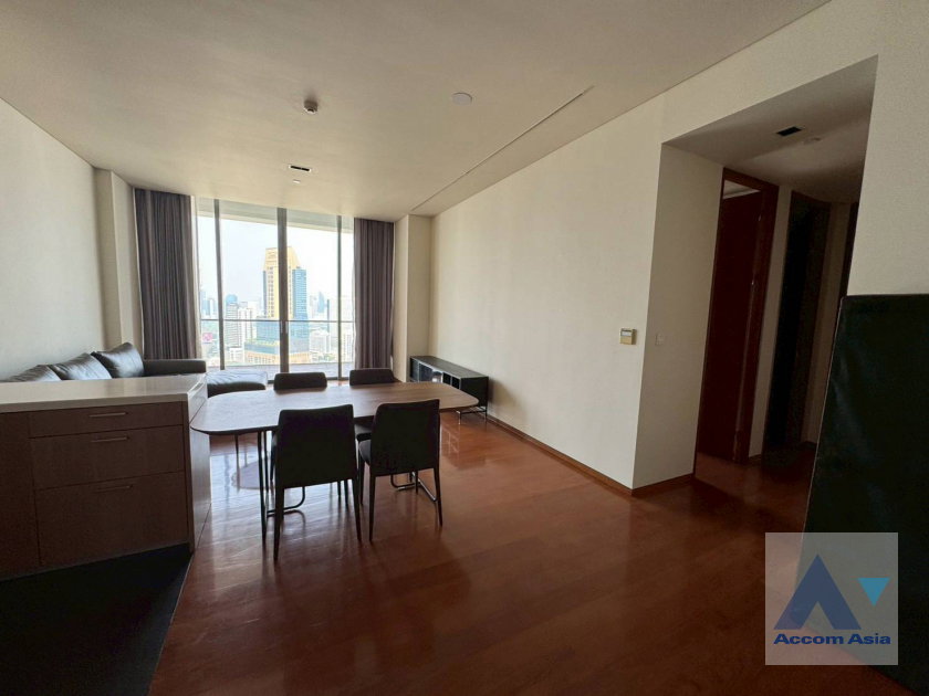 รูป 🔼🔽 AccomA 📩 Fully-furnished city condo in Sathorn with separate kitchen and skyline views(AA43463) - รูปที่ 3/11