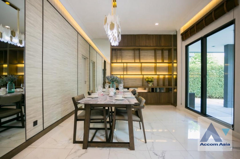 รูป 🔼🔽 AccomA 📩 Elegant resort-style house with pool and garden in Sukhumvit (AA34434) - รูปที่ 10/20