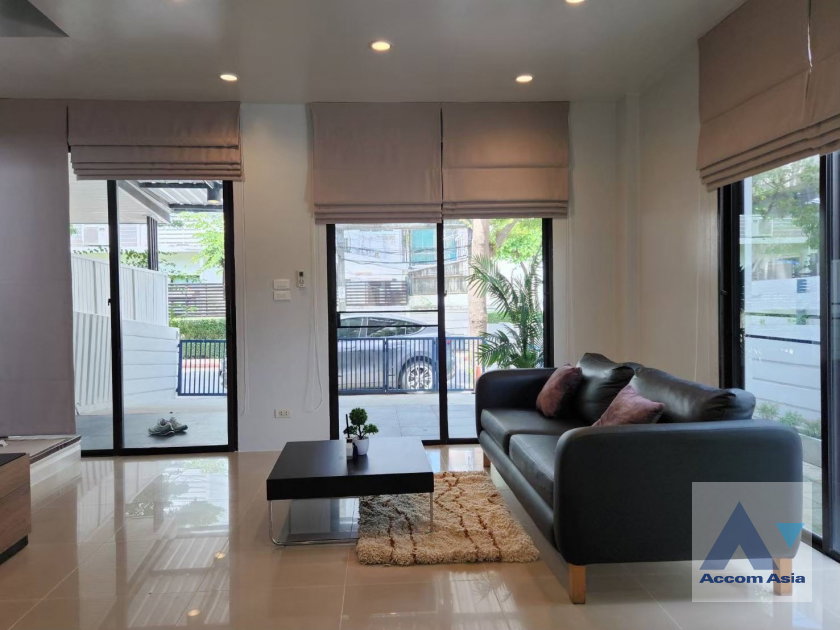 รูป 🔼🔽 AccomA 📩 Corner Unit,Fully Furnished 3 BR Townhouse @Areeya Mandarina 77 (AA45766) - รูปที่ 2/19