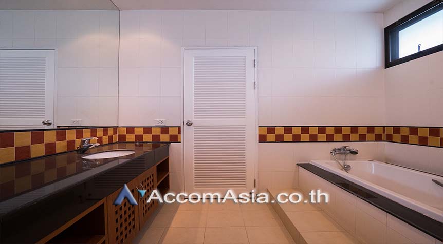 รูป 🔼🔽 AccomA 📩  Family-friendly house with private pool and garden in Sathorn (AA27509) - รูปที่ 16/20