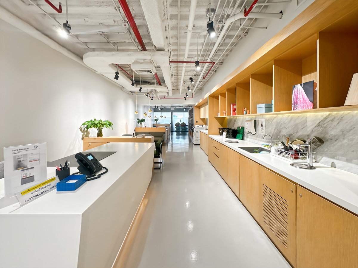 picture Fully serviced private office space for you and your team in Spaces Empire Tower - 6/6