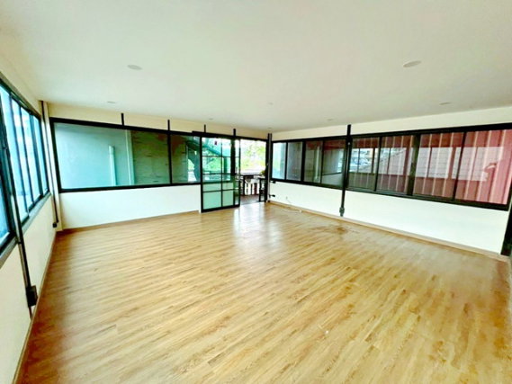 รูป บ้านชั้นครึ่ง 106ตร.วา. 320ตร.ม.ใกล้ BTS เสนานิคม 2.6กม. ลาดปลาเค้า อมรพันธ์9 เสนานิคม1 ขนาดใหญ่ ฟังก์ชันครบ 10 นอน 3 น้ำ - รูปที่ 8/8