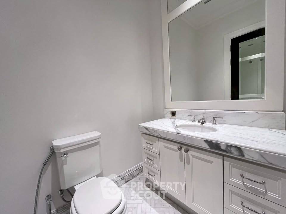 picture 2-BR Condo at 98 Wireless near BTS Phloen Chit (ID 2771719) - 12/12