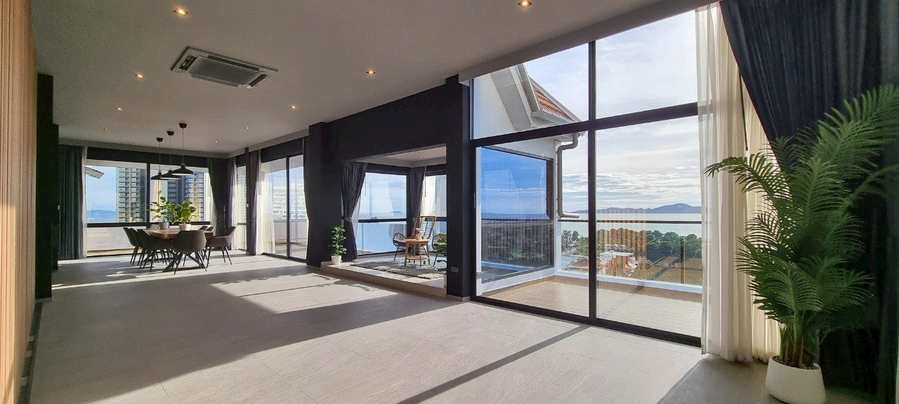 รูป Stunning Penthouse for Sale at Sombat Condoview Pattaya - รูปที่ 8/32