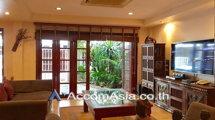 รูป 🔼🔽 AccomA 📩 Fully furnished classic-style home with rooftop terrace (AA25719) - รูปที่ 6/16