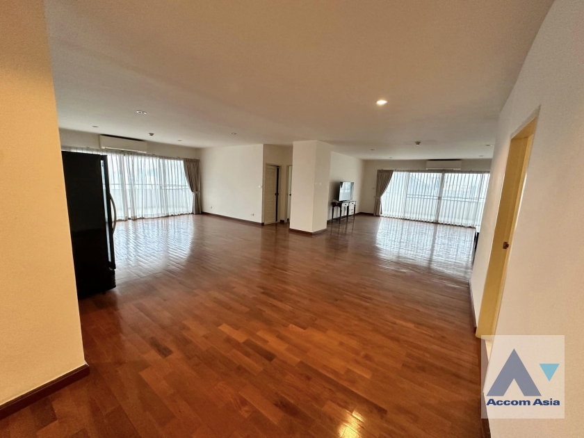 picture 🔼🔽 AccomA 📩 Big Balcony 3 BR Condominium @Tower Park (AA39573) - 3/17