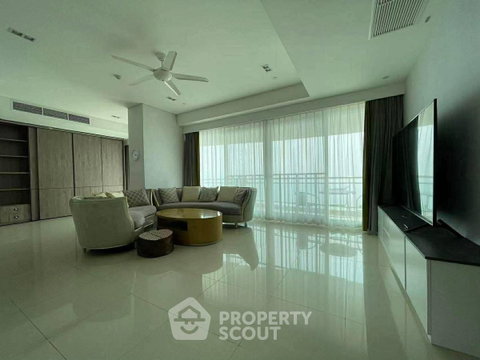 คอนโด 3-ห้องนอน ที่ รีเฟล็คชั่น จอมเทียน บีช พัทยา ใกล้ เมืองพัทยา (ID 2769267)