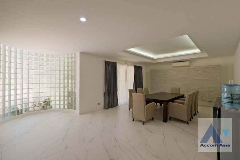 picture 🔼🔽 AccomA 📩 Pet friendly,Private Swimming Pool 4 BR House in Phra Khanong Nuea (AA18616) - 11/20